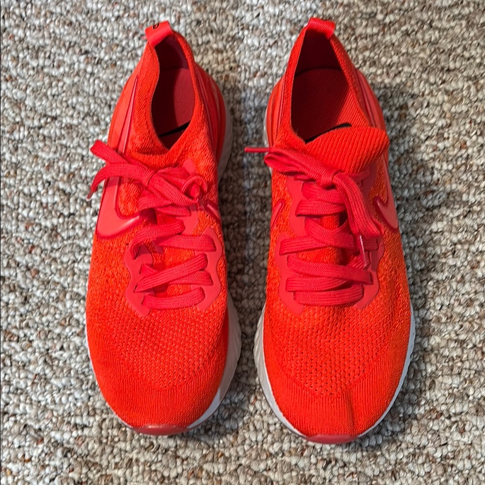 Nike Epic React Flyknit sz 8.5 Sneakers